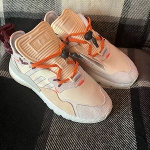 Flexible Super- Plush -Ultraboost Midsole .